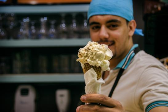 Glacier vendant ses glaces artisanales