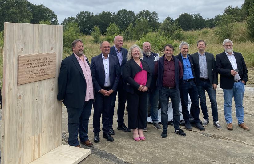 Actu - Eco-Centre de Namur - Pose Première Planche - IFAPME-FOREM