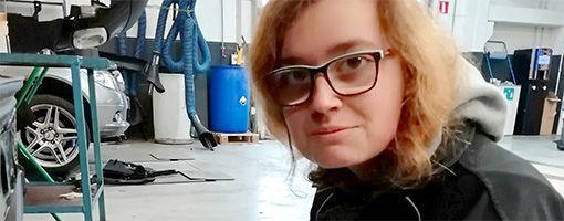 Mélissa se forme chez Mercedes-Benz (Sogalux, Namur), auprès d’EDUCAM et au Centre IFAPME de Namur